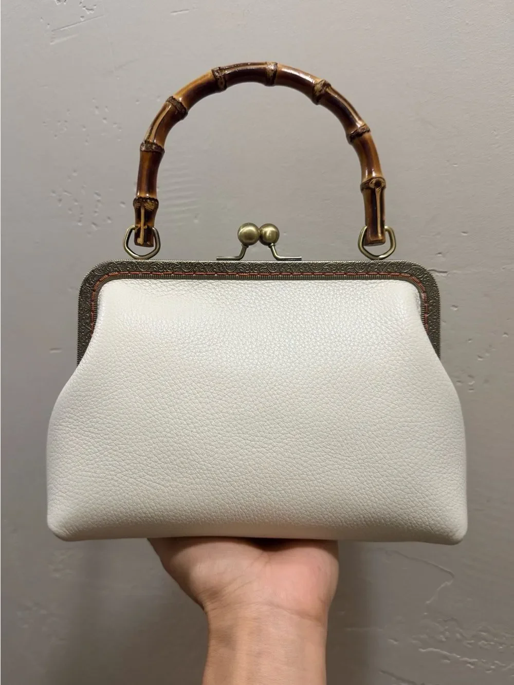 Handsewn Genuine Pebble Leather, Retro Style Kisslock & Bamboo Handle Bag Set